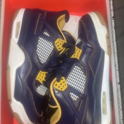 Jordan 4 Retro 