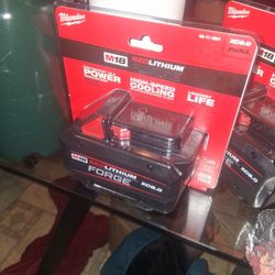 2 8.0 Red Lithium Forged Milwaukee 