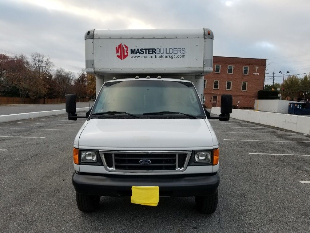 2007 Ford E350 Box truck