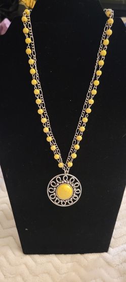 Yellow Crackle Stone Necklace 