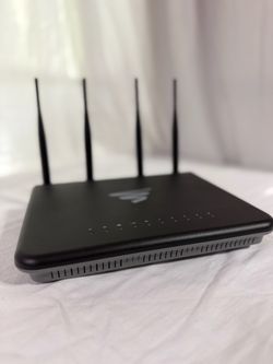 LUXUL Dual-Band wireless AC3100 router $50 OBO