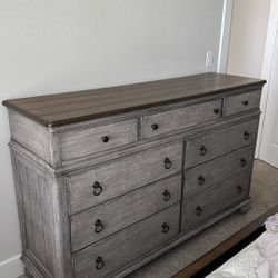 Flex steel Bedroom Set. OBO