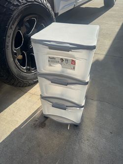 Storage container