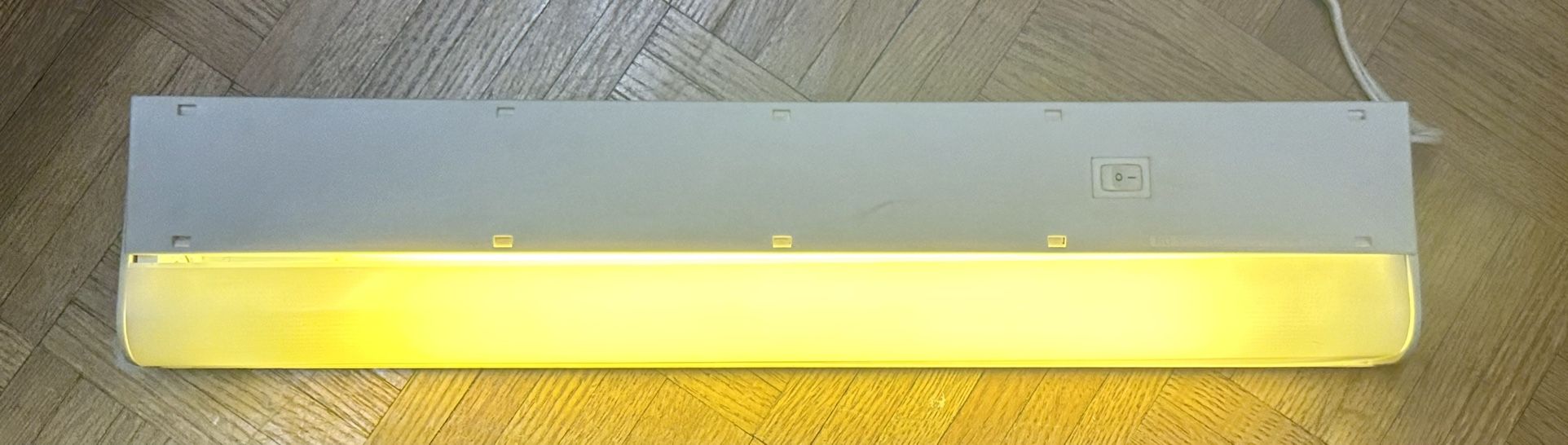 Used 18 inch Under-Cabinet Fluorescent Light Portable Lamp