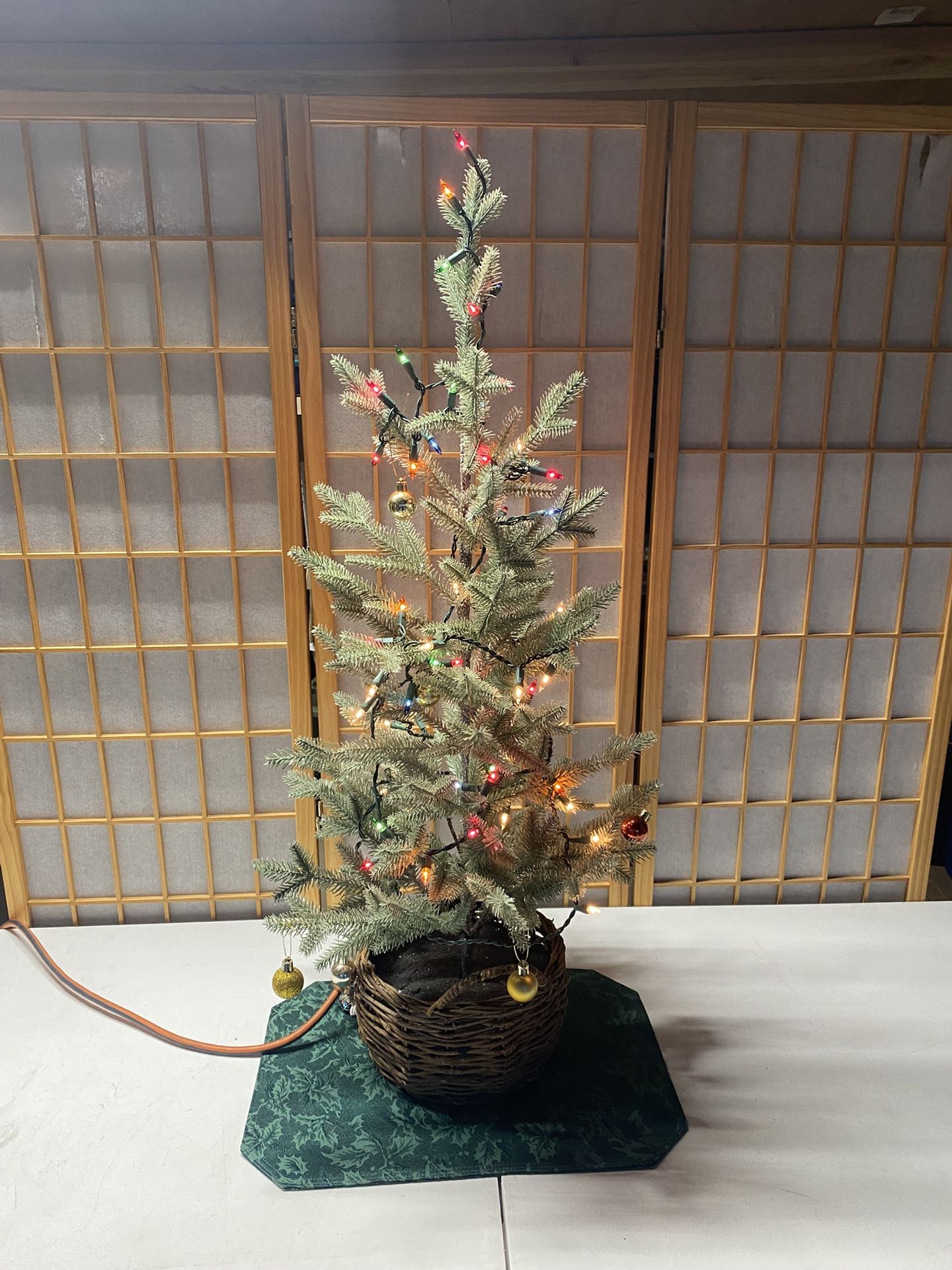 3ft Lighted Christmas Tree
