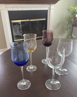 5 Stemmed/ Wine Glasses