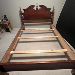 Queen Size Mahogany Bed