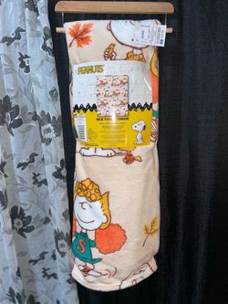 PEANUTS Fall Small Throw Blanket