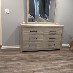Queen Size Bed 