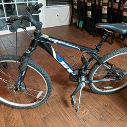 GT Avalanche 3.0 Small Mountain Bike