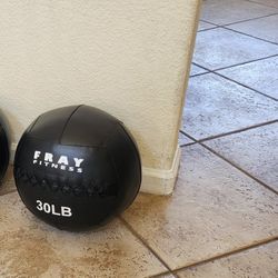NEW Wall Ball 30lbs / Workout