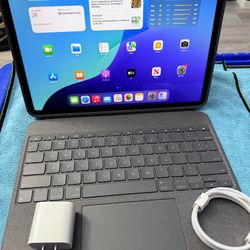 iPad Pro 12.9” 6th Gen 256GB WiFi Only w/detachable case/keyboard