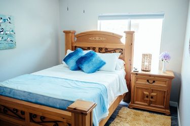 Solid wood queen bedroom set