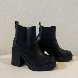 MIA Platform Bootie 