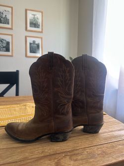 Women’s Ariat western boots size 7