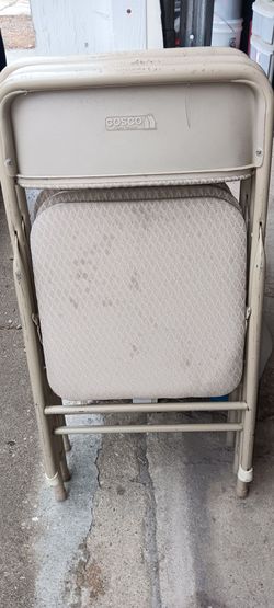 4 Folding Chairs