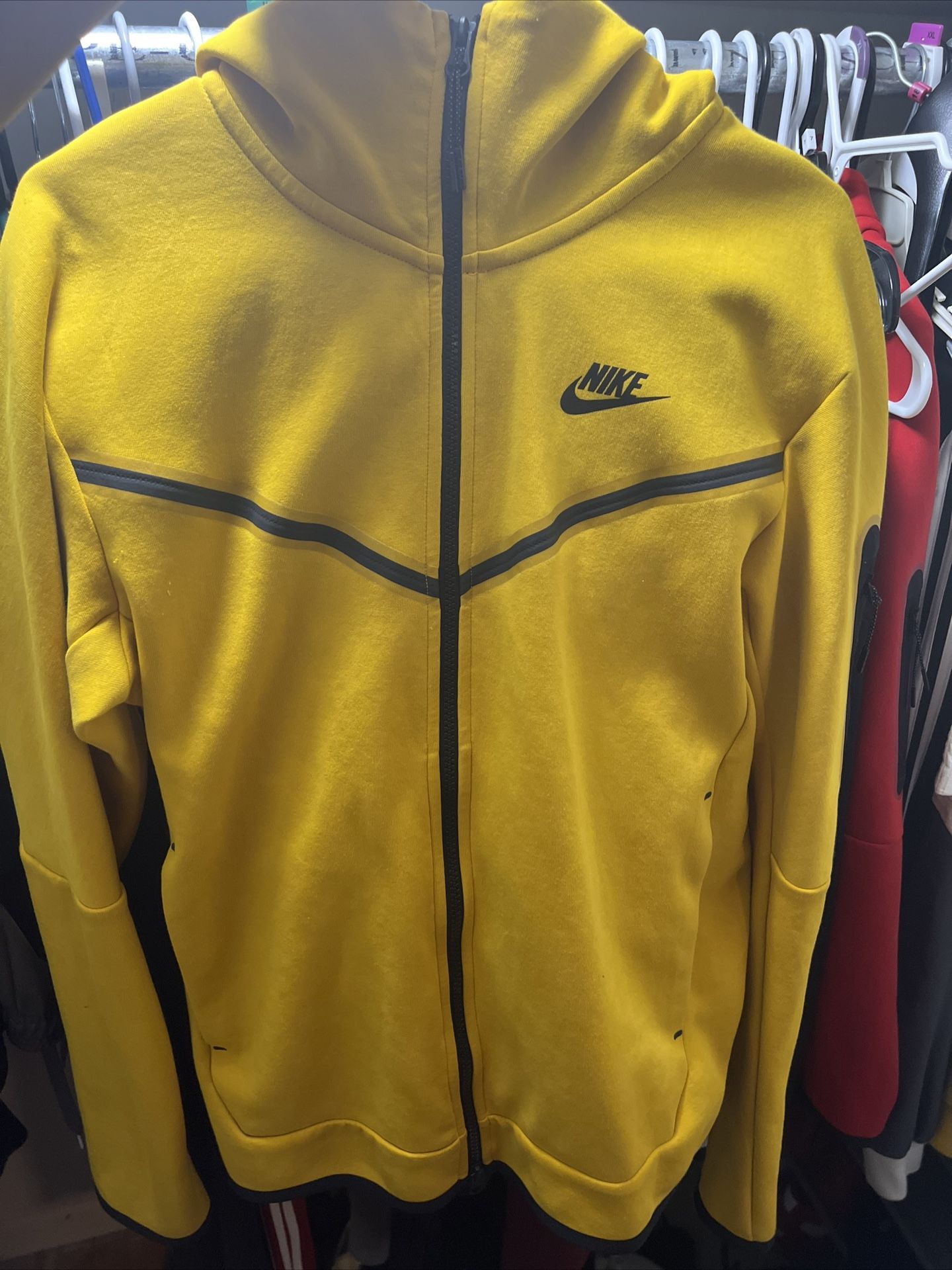 Yellow Nike Tech Fleece (FULL SET)