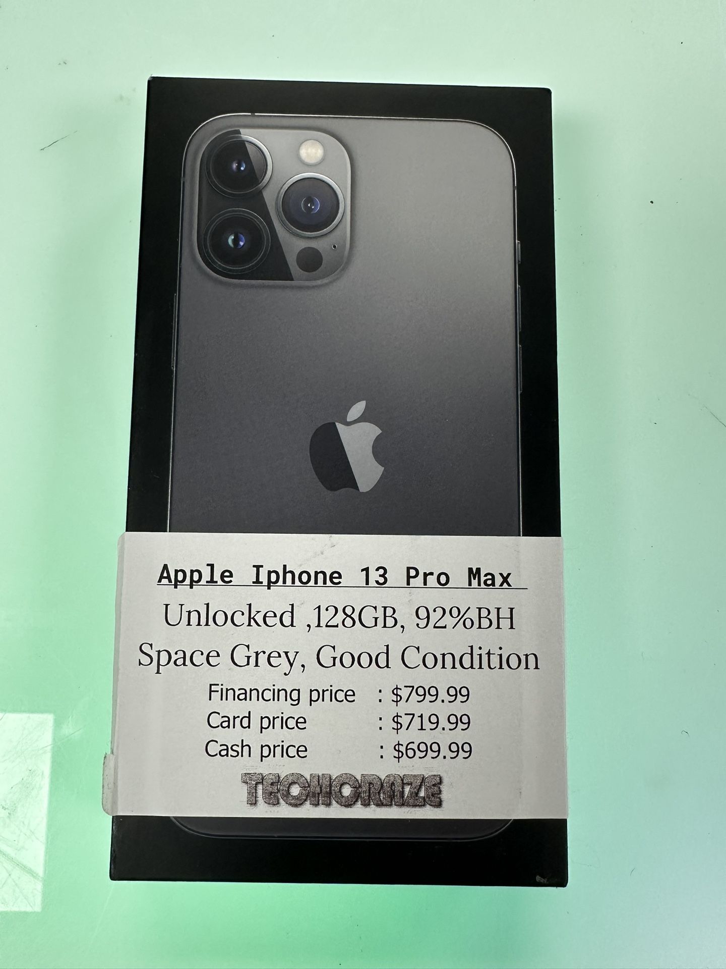 iPhone 13 Pro Max Unlocked - 92% Battery Health - LIKE NEW CONDITION!