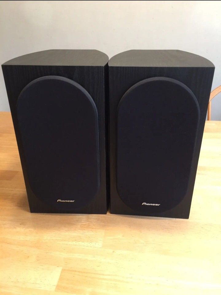 Pioneer Andrew Jones series Book Shelf speaker set SP BS22...