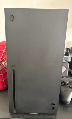 Xbox Series X 1 TB Black and Controller Bundle