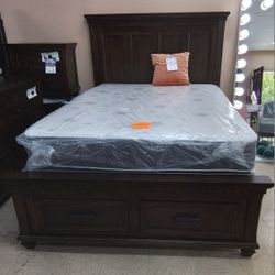 New Bed Frame Queen Size Bed Sample Flor Only $380 Cash