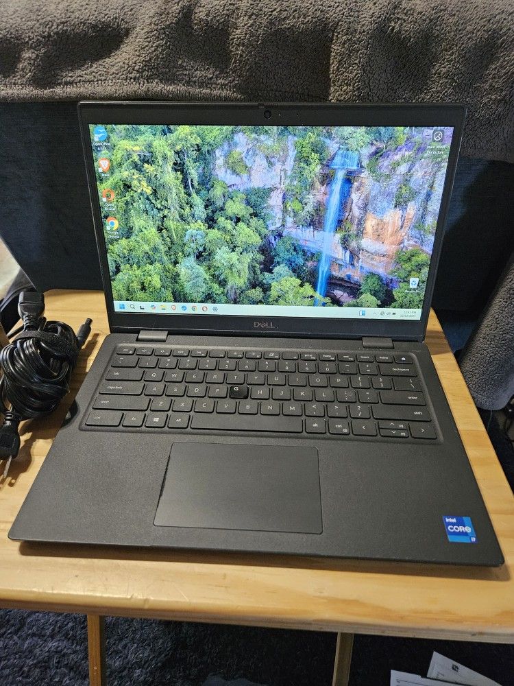 Dell 15.6" i7-1165G7, 16GB Ram, 256 SSD HD,Windows 11