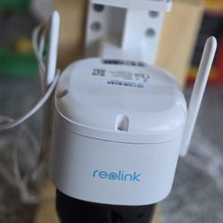 Lower Price!! REOLINK Dual Lens Cellular Security Camera with REOLINK 128GB microSDXC UHS-I Memory Card