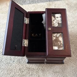 Wooden Jewelry Box with Photo Frames – Kay Jewelers