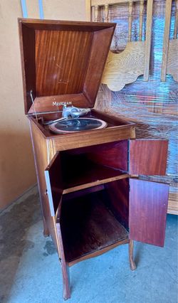 Antique Melogram Wind-Up Gramophone with Records