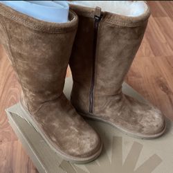 UGG Kenly Boots Chestnut 7 New  With Box $120