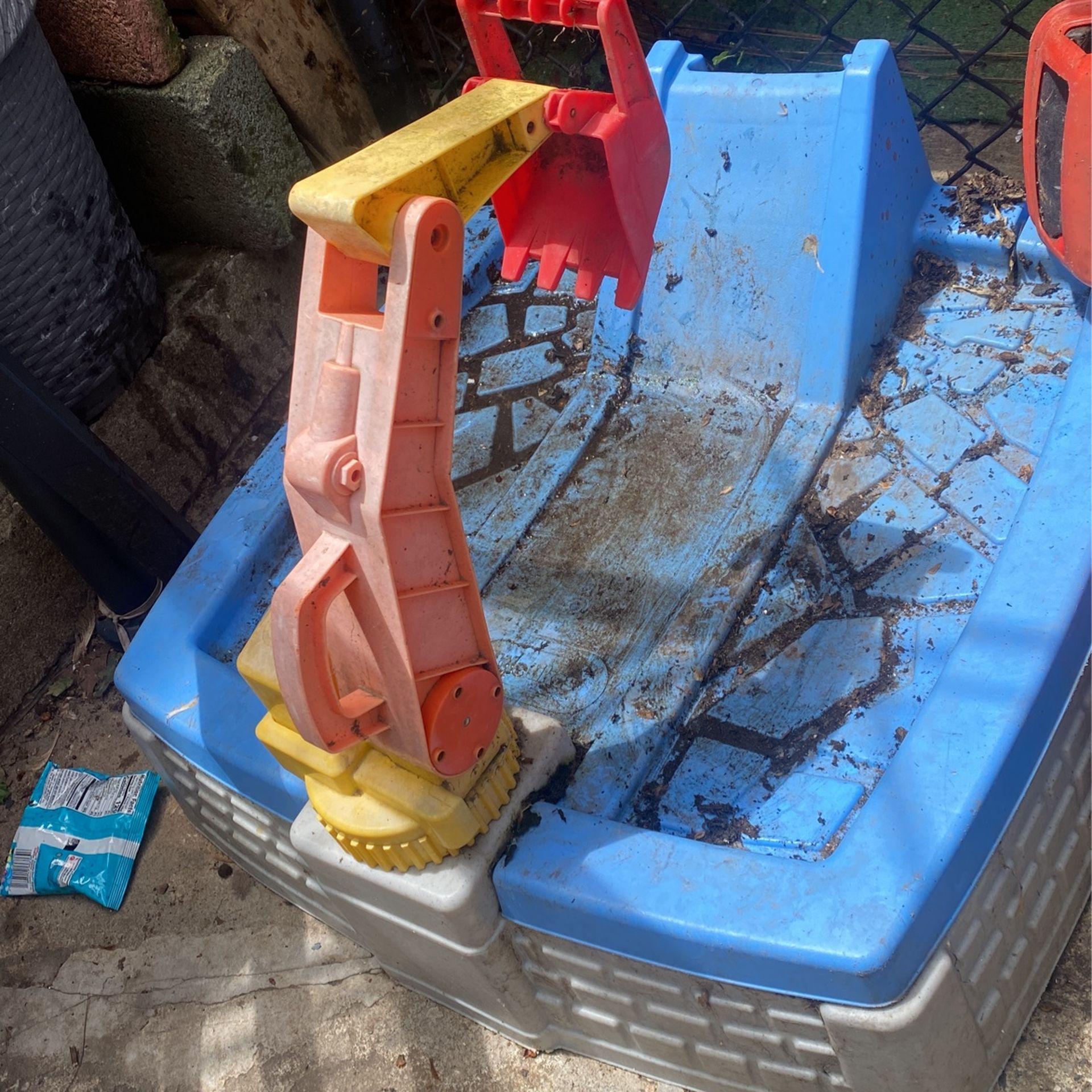 Little Tikes Sand Box
