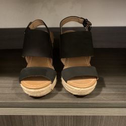 DV Wedges Black Brand New