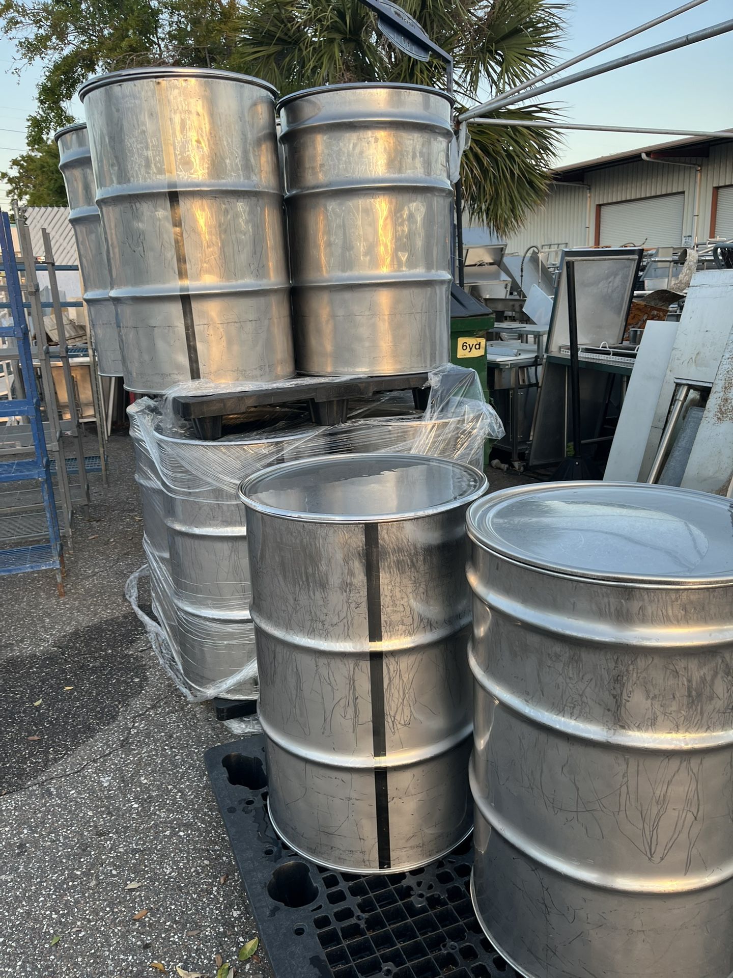STAINLESS STEEL DRUMS