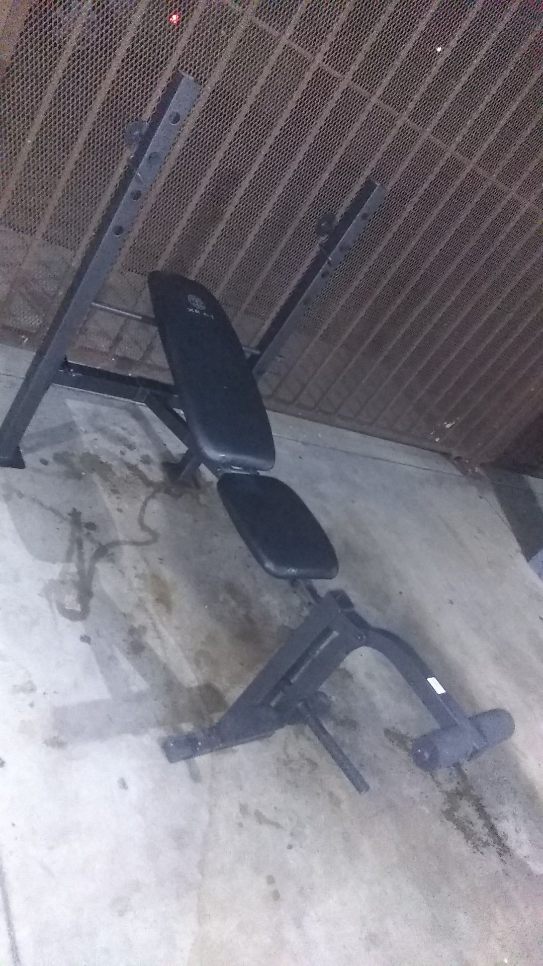 Gold's gym weight bench XR6.1