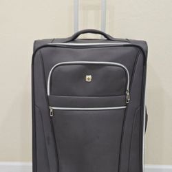 Swissgear 30" Large Check-In Size 4 Wheels Spinner Luggage