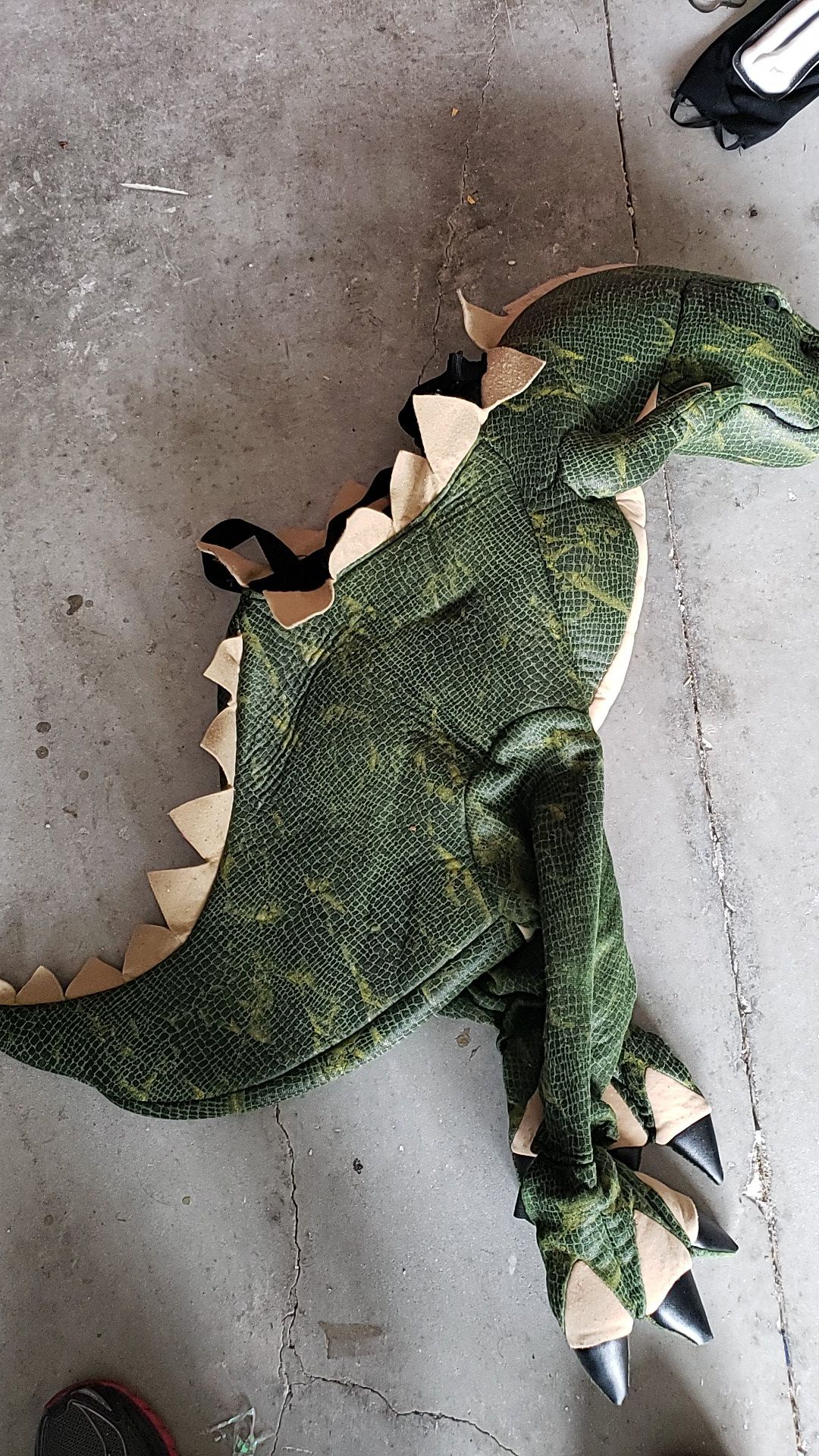 Kids dinosaur costume size 4-6