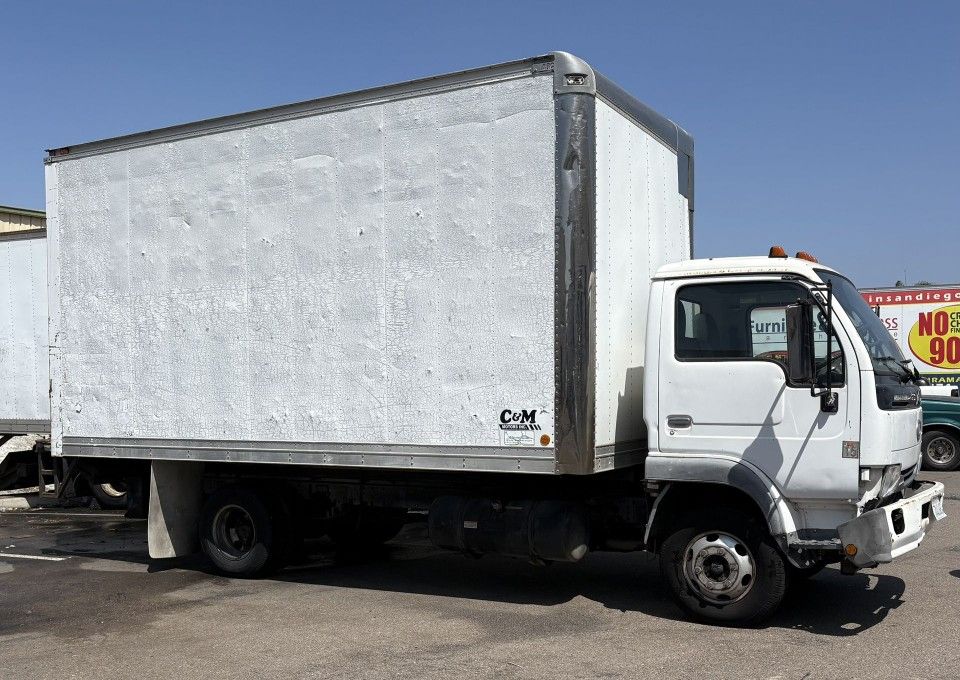2003 Nissan UD 15 Ft Commercial Box Truck With Liftgate
