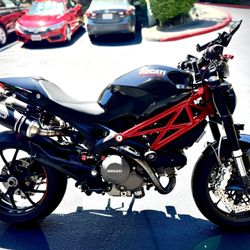 Ducati Monster 796
