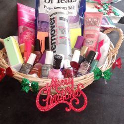 NAIL. XMAS BASKET