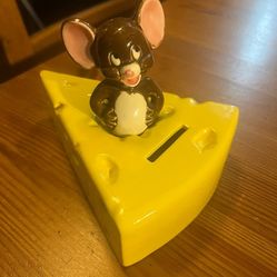 Vintage Gorham 1981 Tom & Jerry Ceramic Cheese Slice Piggy Bank w/Tag on Bottom
