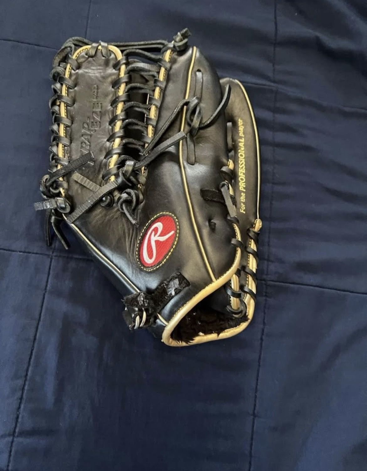 Rawlings Baseball Outfielder glove 12 3/4 Inches 