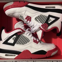 Jordan 4 “Fire Red”