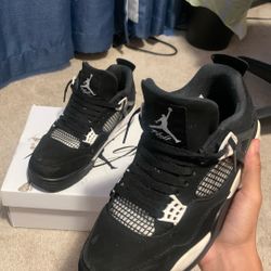 Jordan 4 White Thunder Size 9