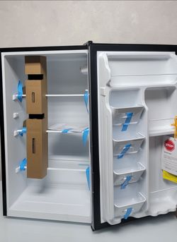 Midea Compact Refrigerator, 3.3 cu ft,