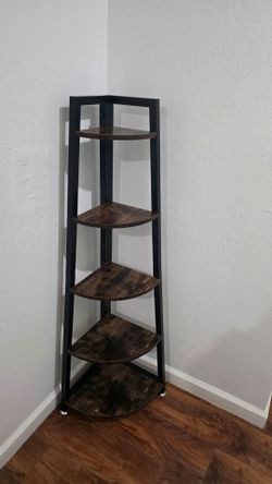 Corner shelf