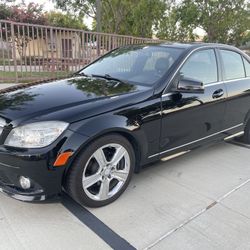 2010 Mercedes C300 Luxury 4dr 101k miles