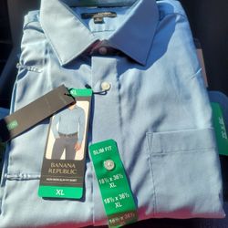 Men - BANANA REPUBLIC Non Iron Slim Fit  DRESS SHIRT $15