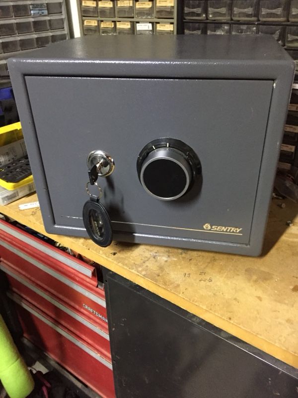 Sentry Safe V330 Gun & Valuables