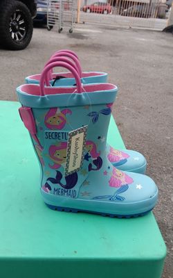 New kushy shoe.. rainboots ..size 11