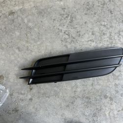Audi A6 front bumper lower Grill right side